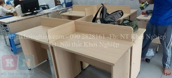 vách ngăn bàn làm việc gỗ VNG09