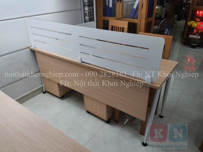 Vách ngăn bàn làm việc gỗ VNG10