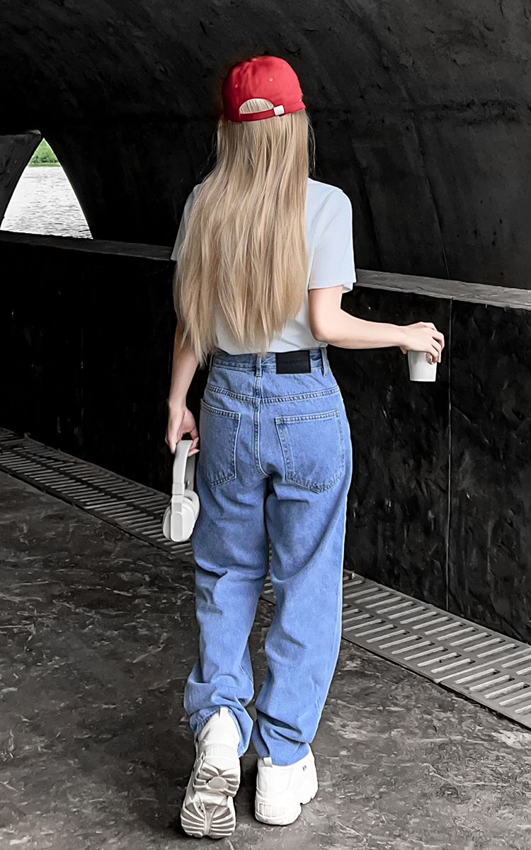Baggy Jean In Mid Wash Blue