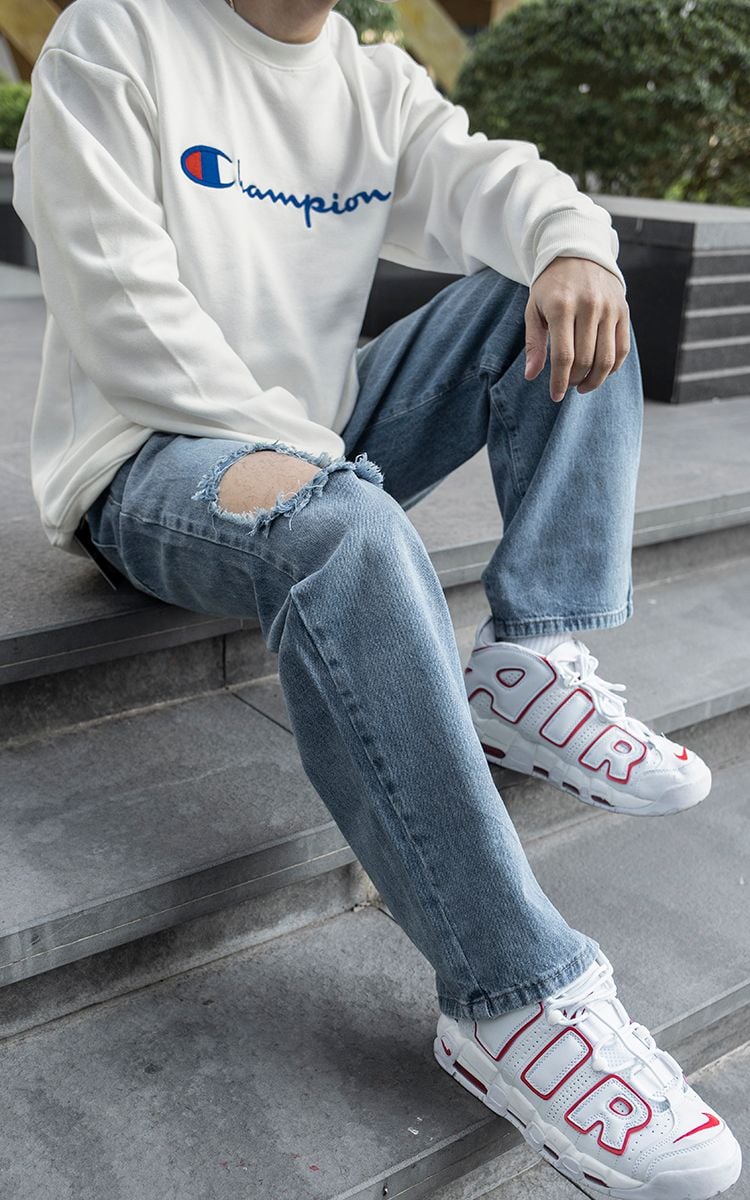 Distressed Baggy Jeans In Mid Wash Blue