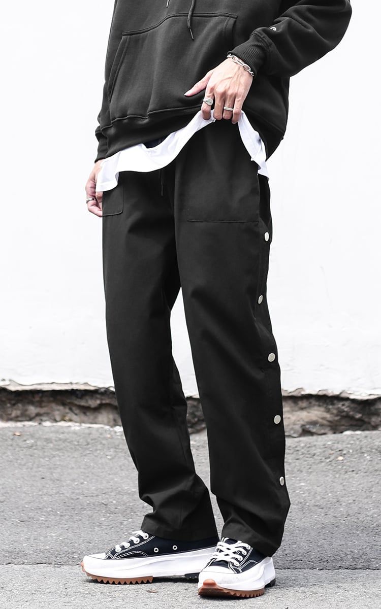 Baggy Khaki Pants In Black Three Hundred