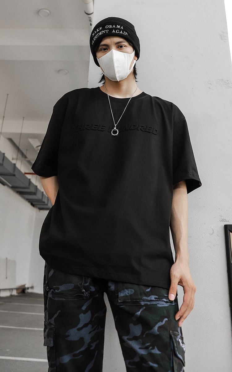 Three Hundred Embossed Big Logo Tee In Black