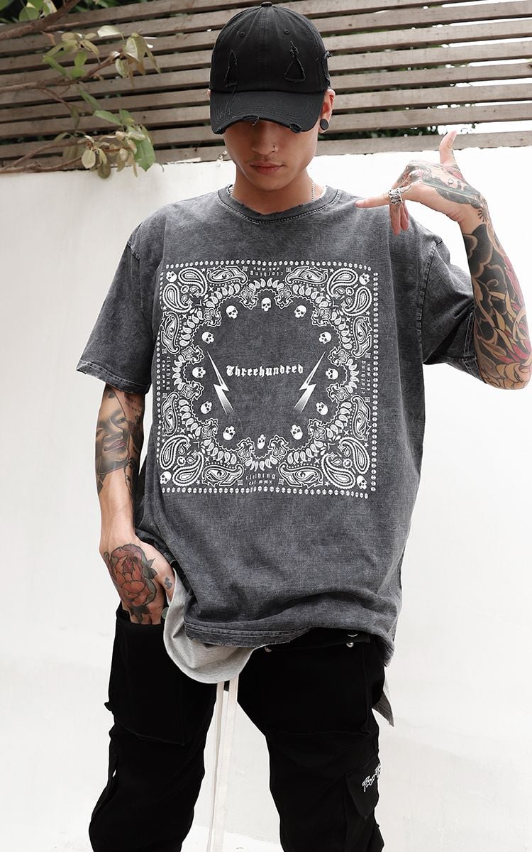 Three Hundred Bandana Tee In Acid Washed Grey