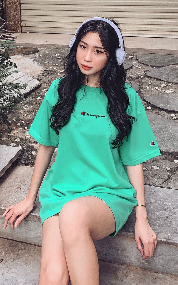 Champion Embroidered Logo In the Middle T-Shirt In Aqua Green