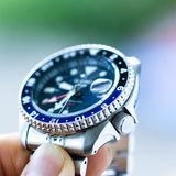 Đồng hồ seiko automatic cũ seiko 5 Sport automatic GMT SSK003K1 dây Jubilee 99%
