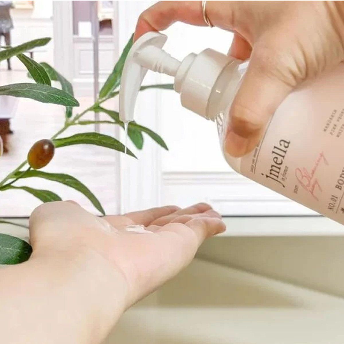  SỮA TẮM JMELLA BODY WASH - M295 