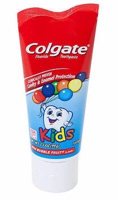 KHUYẾN MÃI ĐẶC BIỆT - Kem đánh răng Colgate Kids Mild Bubble Fruit Flavor dành cho bé - 99g