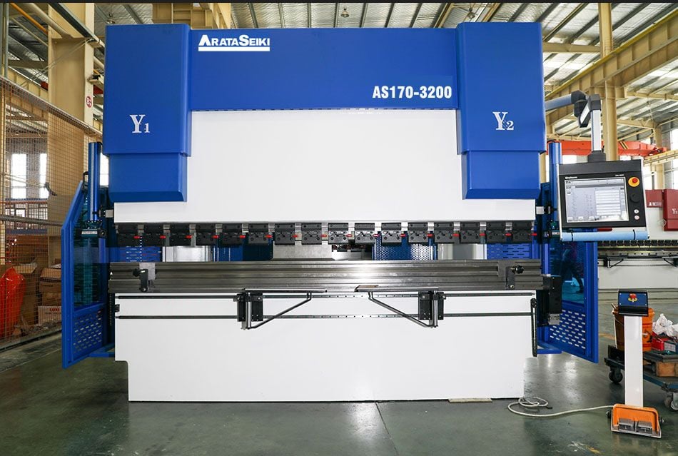 MÁY CHẤN CNC 