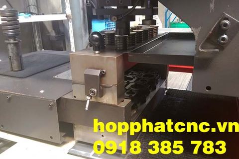  Máy đột CNC Amada Merc 722 