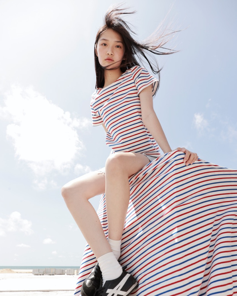 Áo thun sọc Number 6 T - Signature Red Blue Stripe