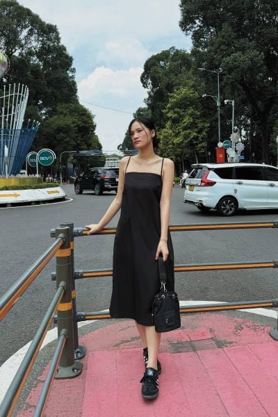 Đầm A Line Poplin Dress - Black