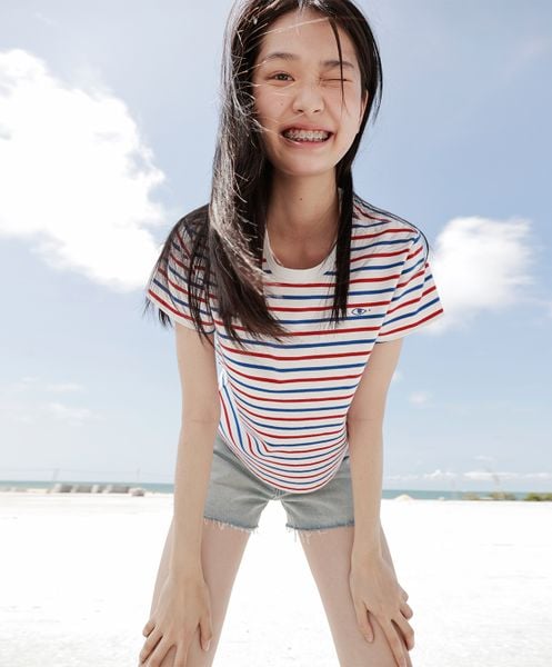Áo thun sọc Everyday Tee - Signature Red Blue Stripe