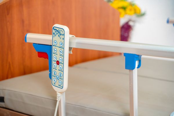 Cho thuê giường y tế đa chức năng