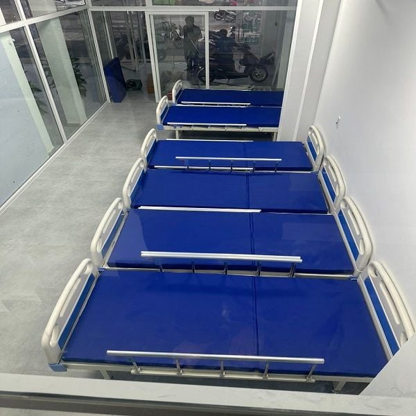 Giường y tế 01 tay quay, trọn bộ