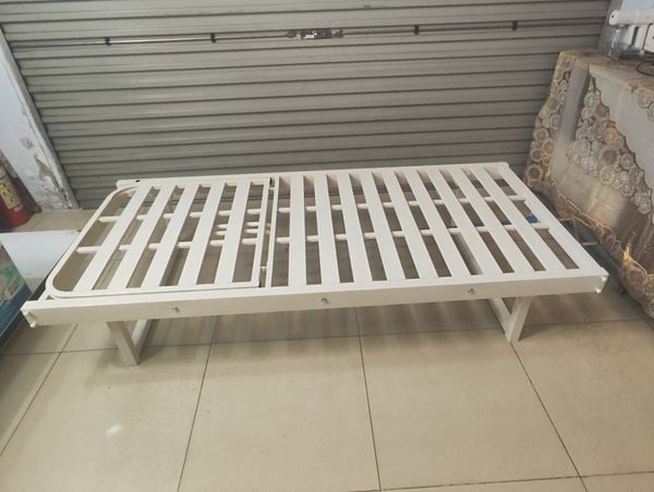 Giường y tế 01 tay quay (nâng hạ lưng)
