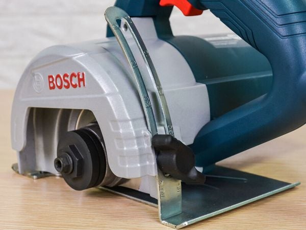 Máy cắt gạch Bosch GDC 140 (All new)