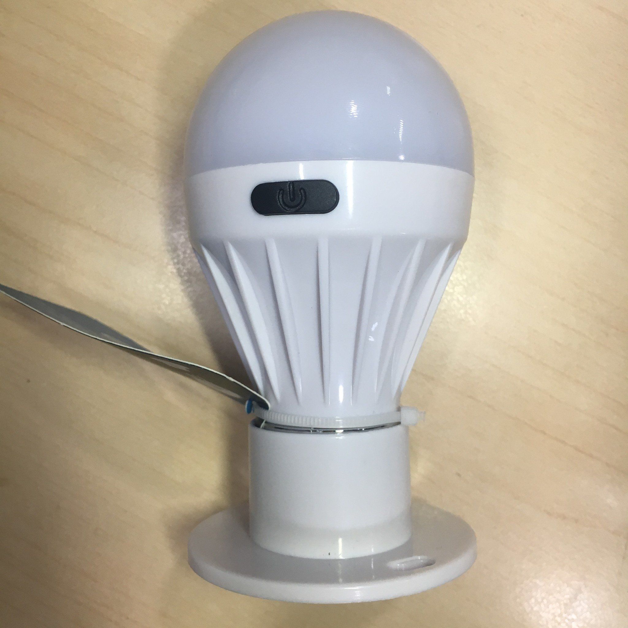 CORDLESS LIGHT BULB PORTABLE