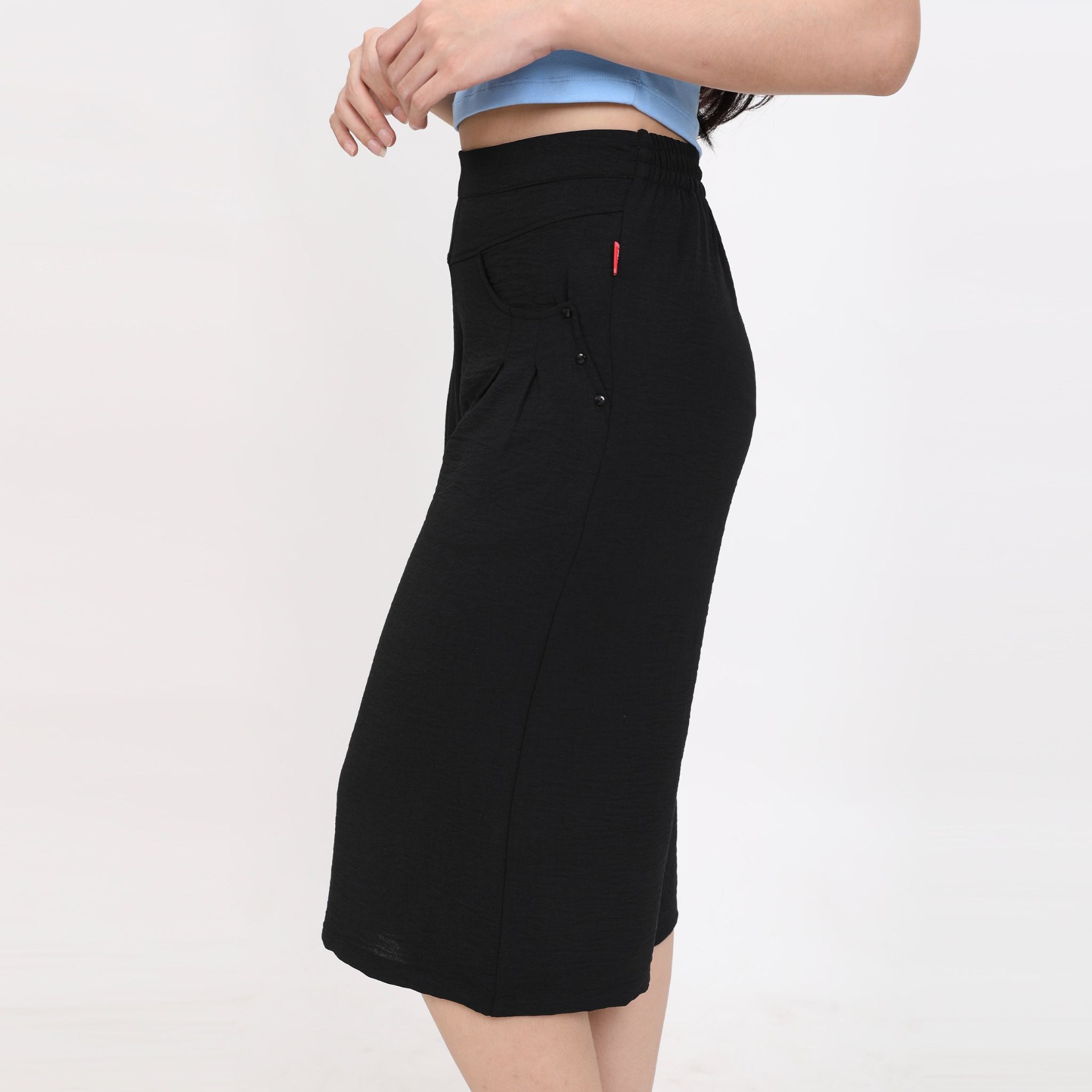 Quần thể thao nữ ống lửng chất đũi 338p 8522