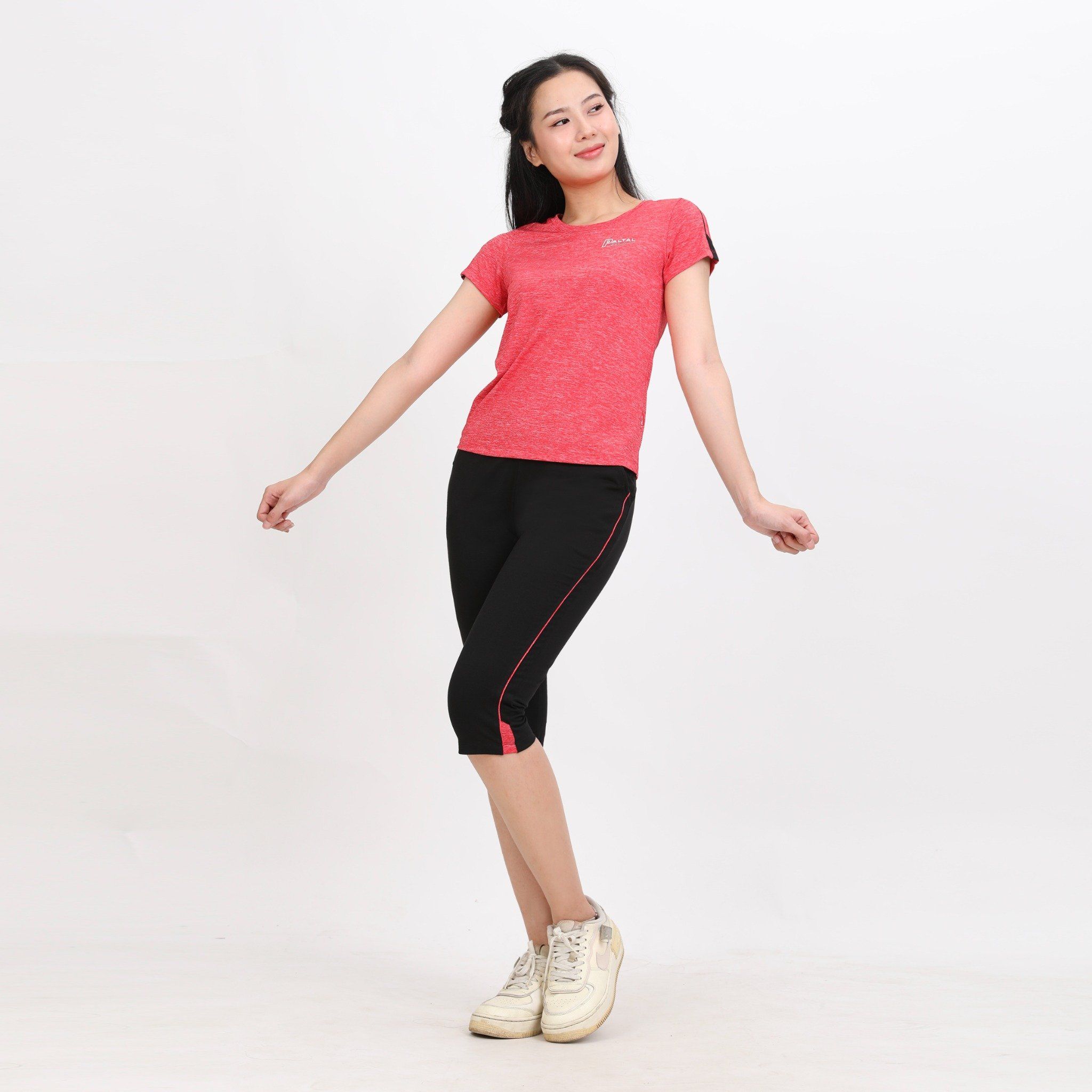 Bộ nữ thể thao tập gym, yoga kiểu quần lửng tay ngắn 3 trong 1 chất melan lưới 344p 4303