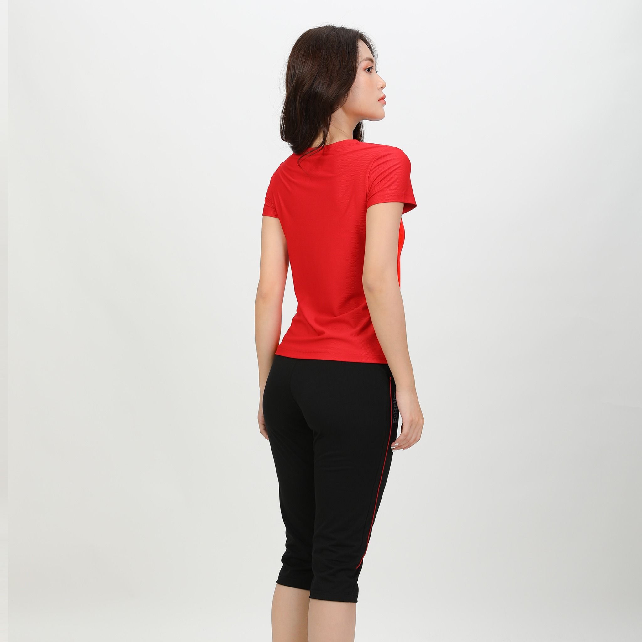 Bộ nữ thể thao chất silk lạnh kiểu quần lửng tay ngắn 374p 4304