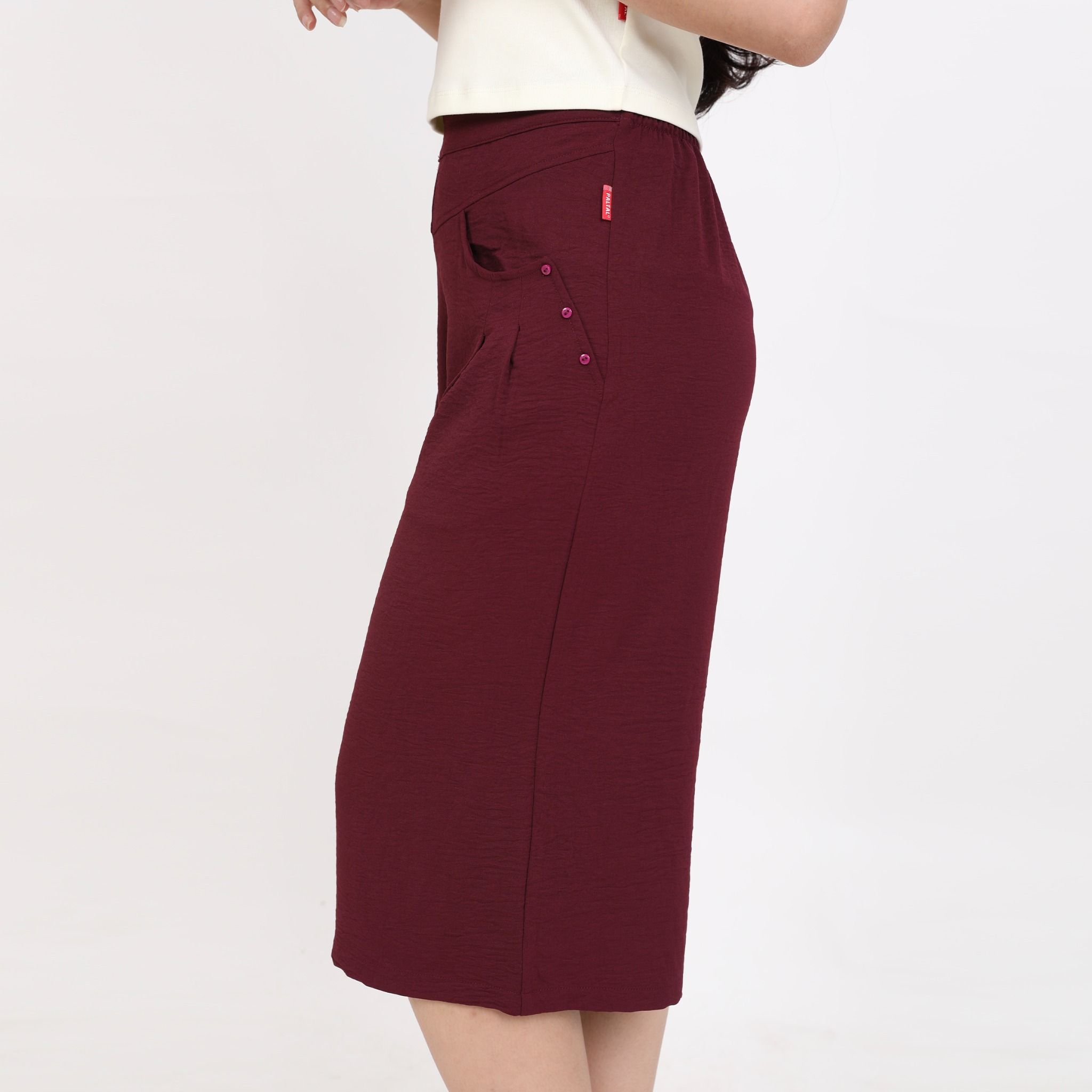 Quần thể thao nữ ống lửng chất đũi 338p 8522