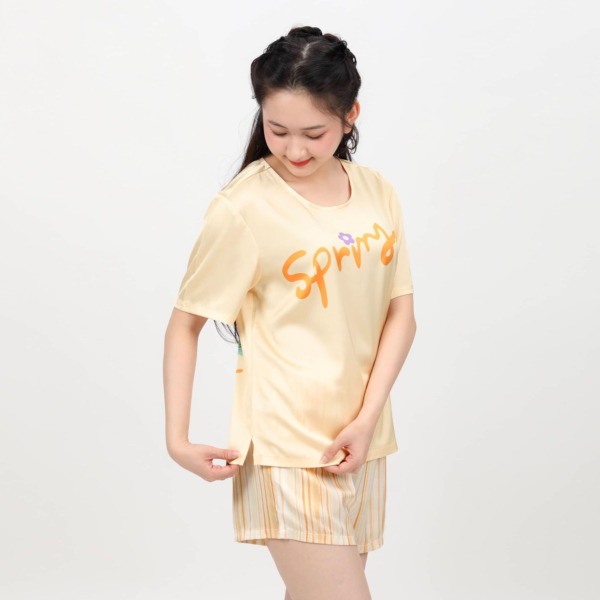 Set đồ bộ nữ kiểu quần đùi tay ngắn chất lụa nhung 265p 2101