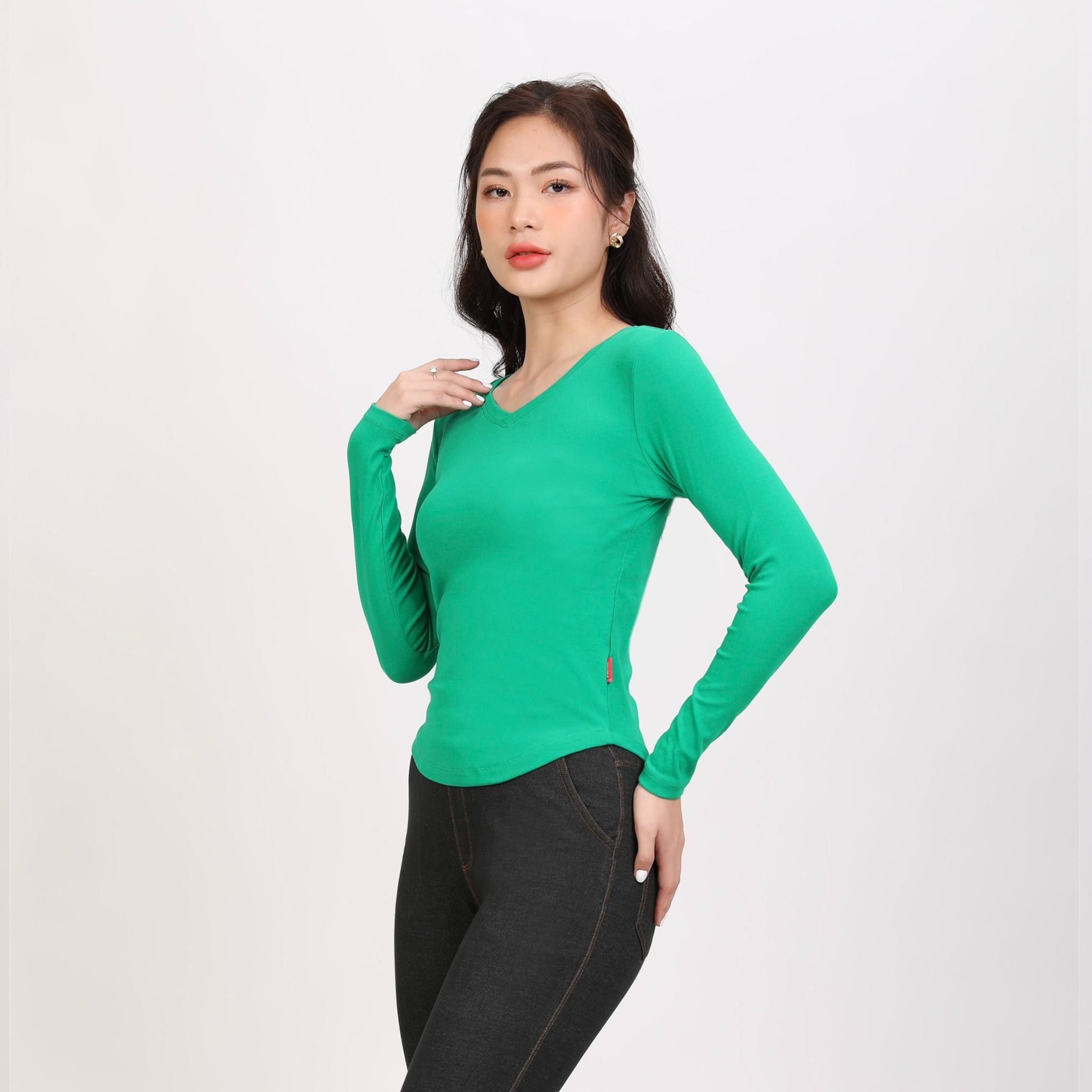 Áo thun nữ tay dài  Cổ Tiim chất Rip chất cotton siêu mát 220p 0273