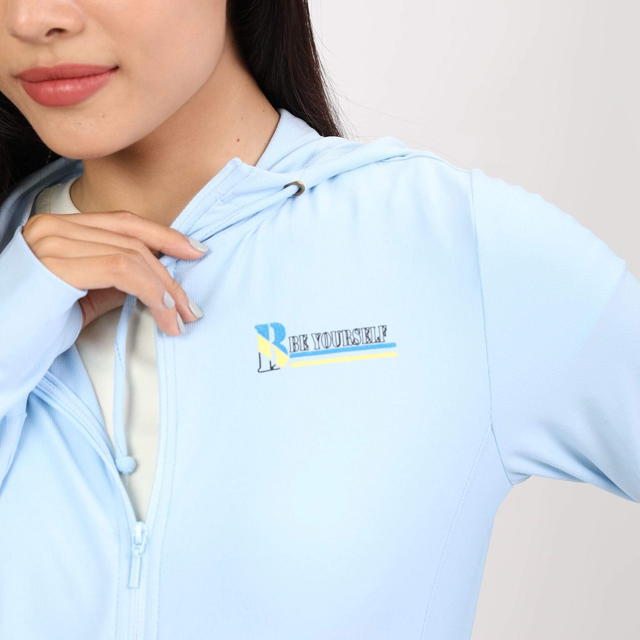 Áo khoác nữ chống nắng, chống UV chất poly cát logo UV đổi màu 311p 1297