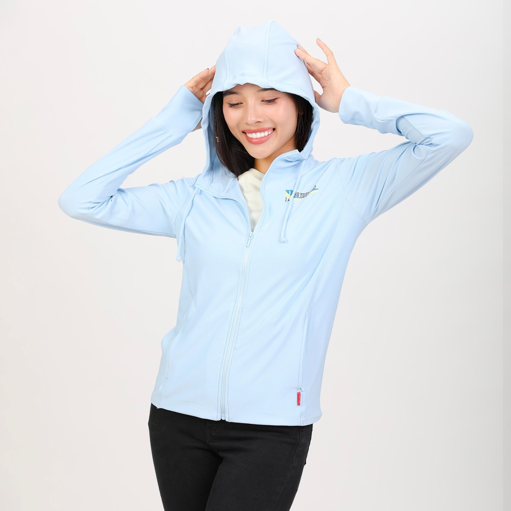 Áo khoác nữ chống nắng, chống UV chất poly cát logo UV đổi màu 311p 1297