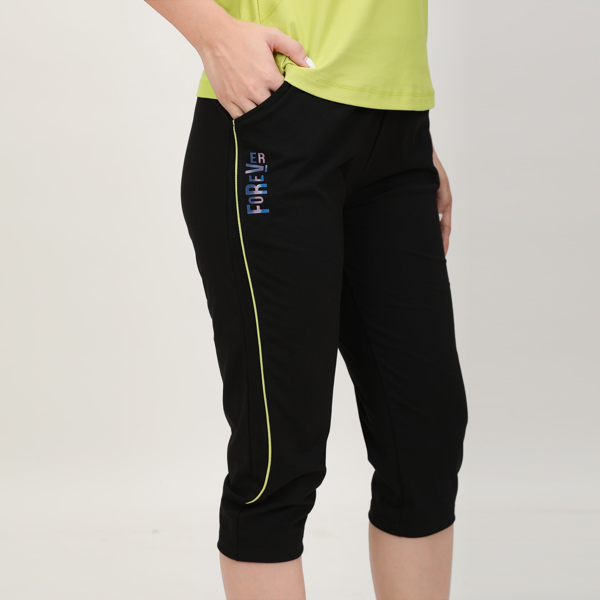 Đồ bộ nữ mặc nhà thể thao vải aerolight kiểu quần lửng tay ngắn 354p 4304