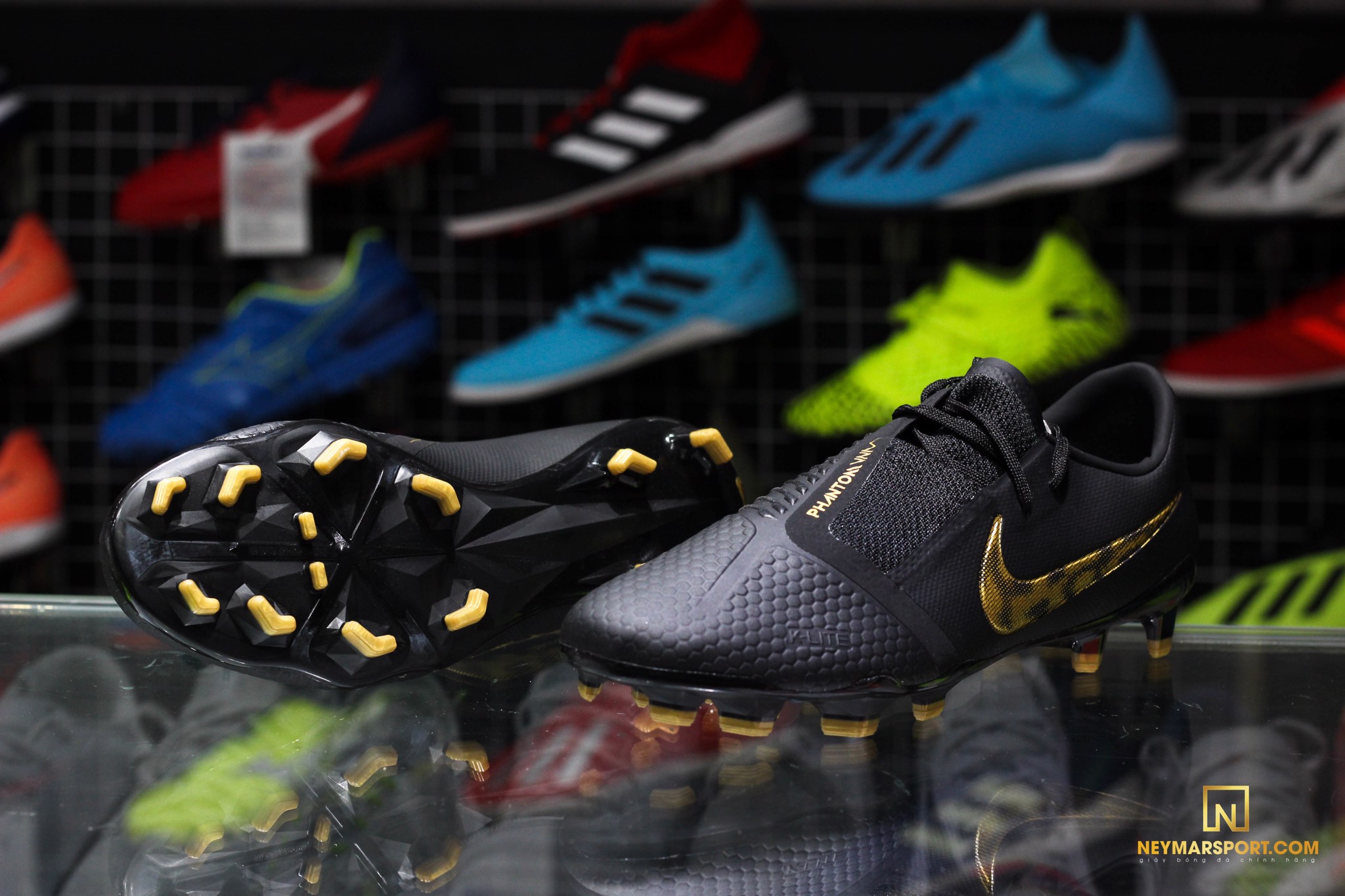 Nike Zoom Phantom Venom Pro Top Mens Turf Soccer Cleat .