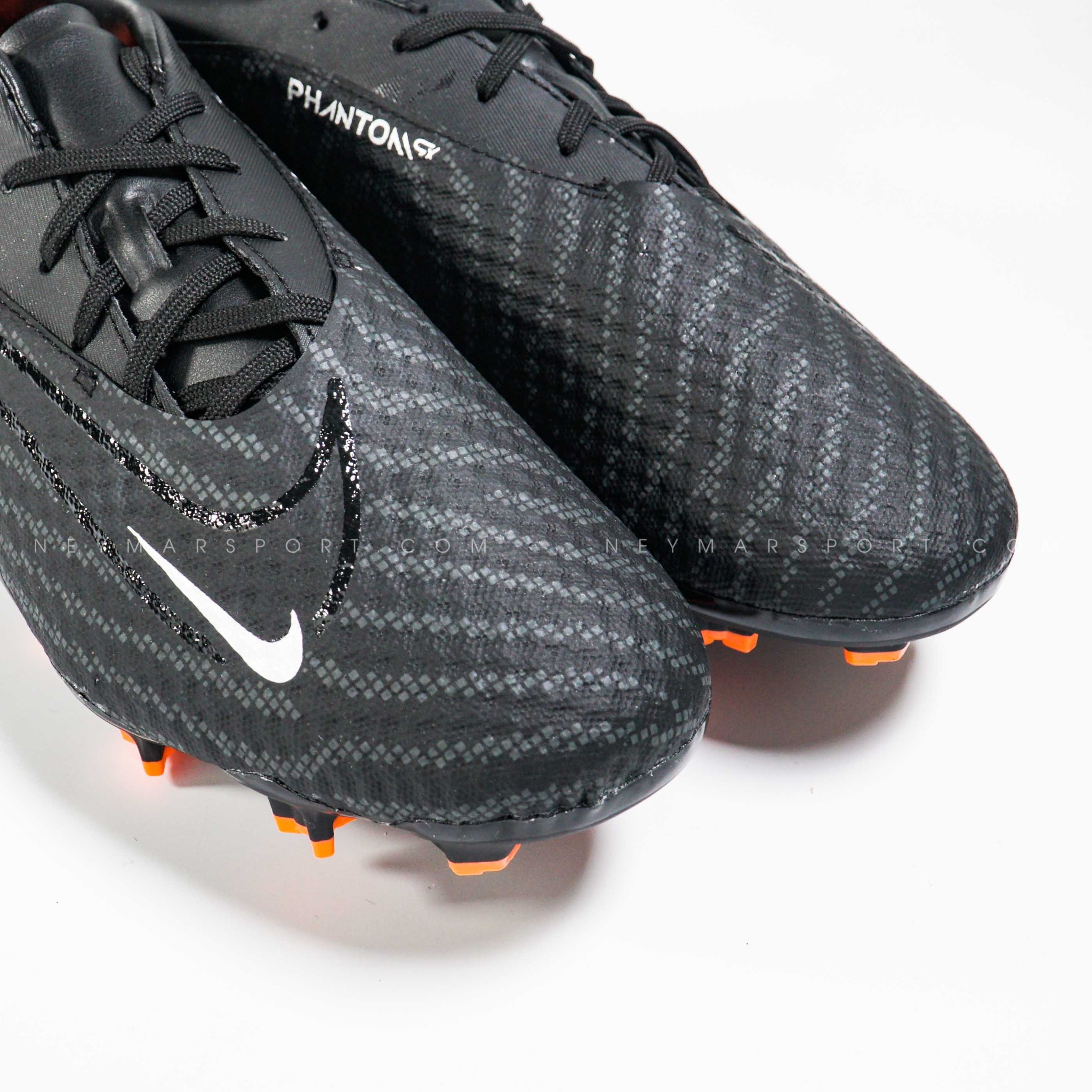 Nike Phantom GX Academy MG Black Pack - Black/Summit White Nike Phantom GX Academy MG Black Pack - Black/Summit White