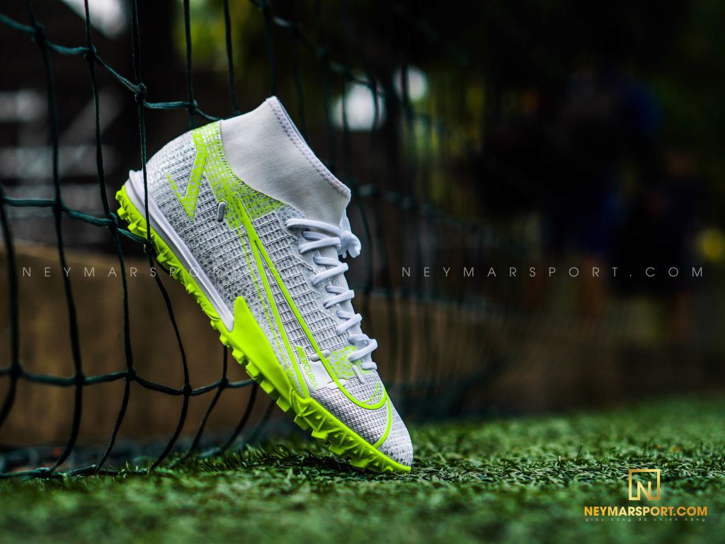 nike silver safari mercurial