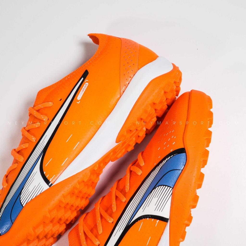 Giày đá bóng PUMA Ultra Ultimate Cage TT Supercharge - Ultra Orange/PUMA White/Blue Glimmer 107210-01