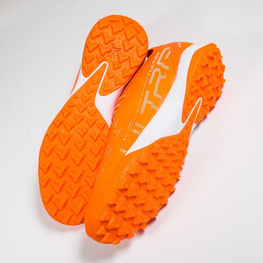 Giày đá bóng PUMA Ultra Ultimate Cage TT Supercharge - Ultra Orange/PUMA White/Blue Glimmer 107210-01