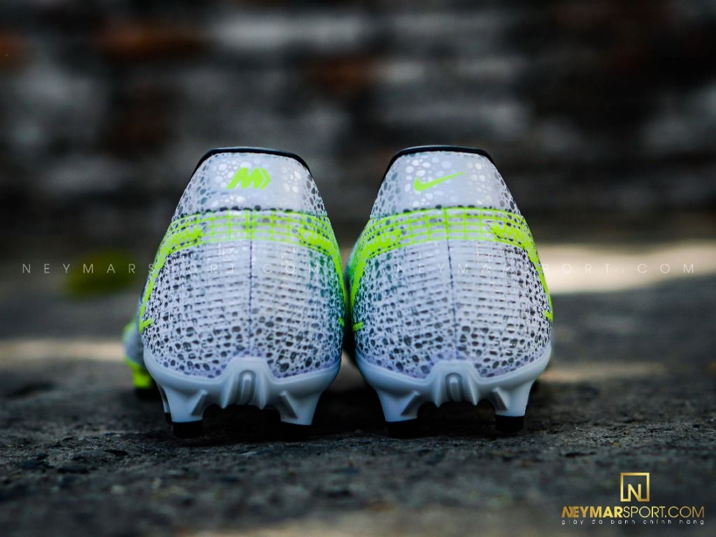 mercurial vapor 14 silver safari