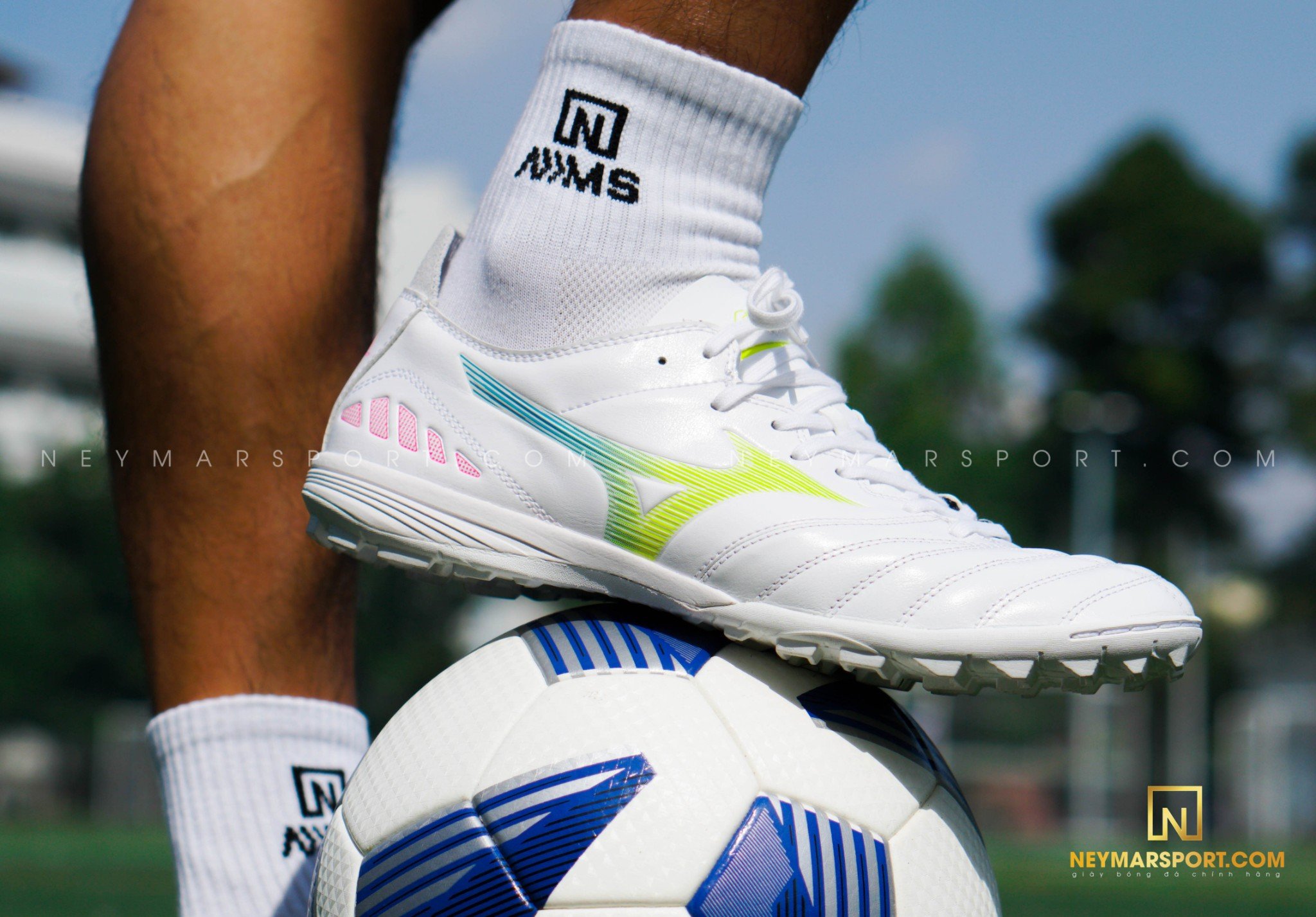 mizuno morelia neo professional model