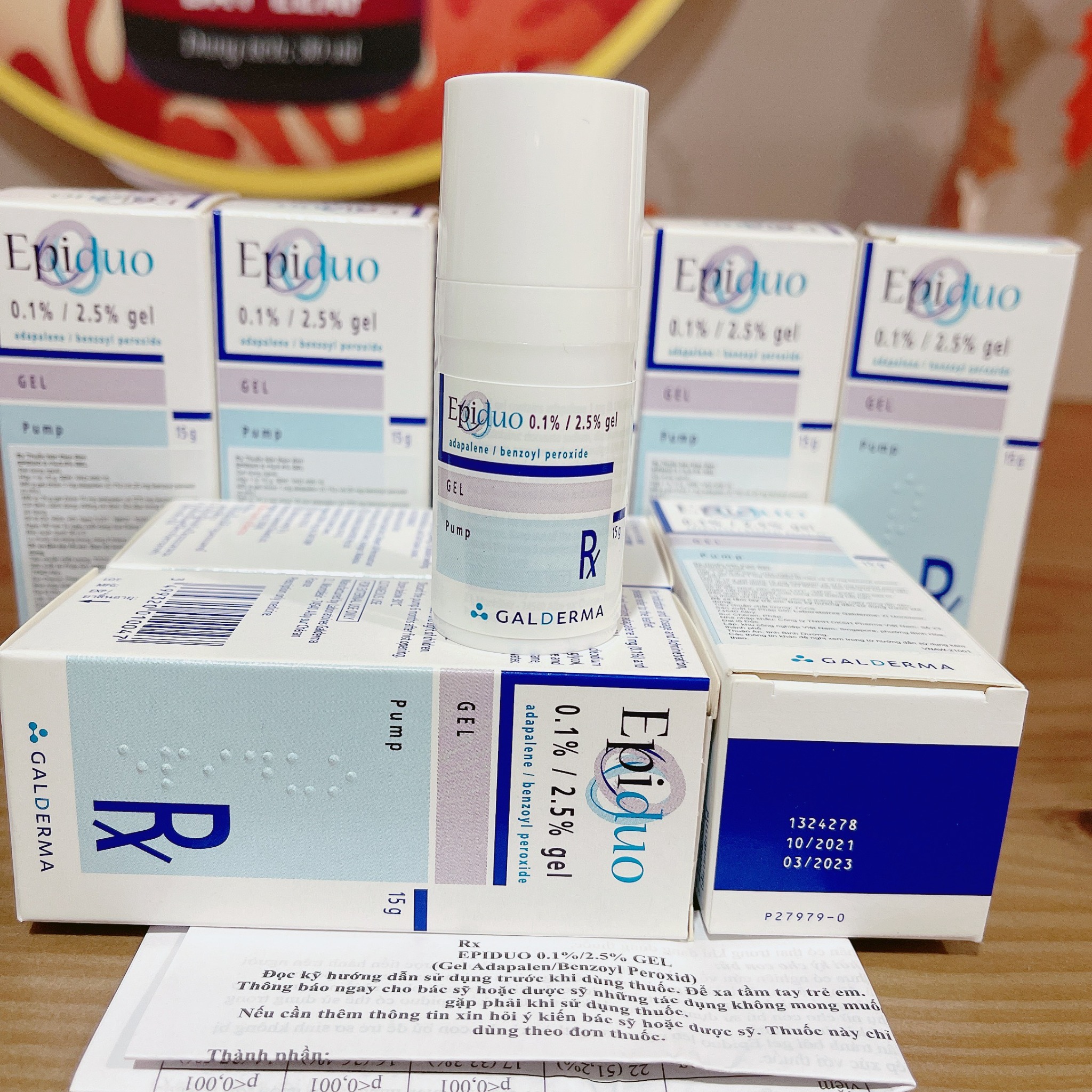 Kem trị mụn viêm, mụn mủ, mụn trứng cá Galderma Epiduo Gel 15g