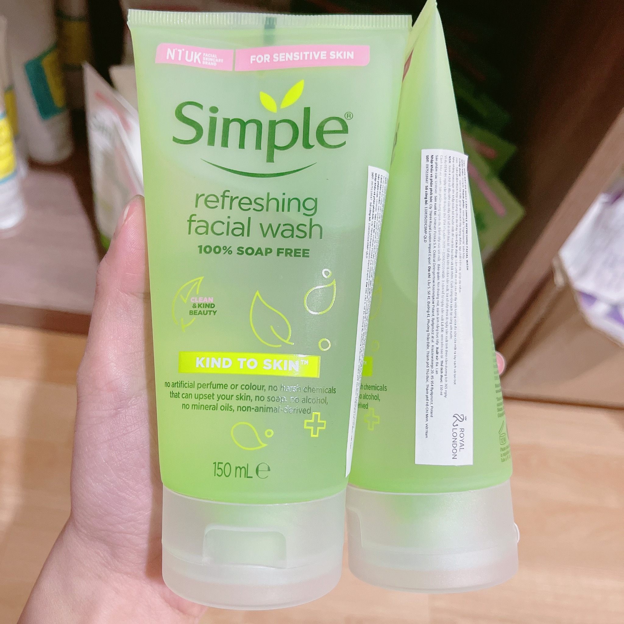 Gel Rửa Mặt Simple Kind To Skin Refreshing Facial Wash 150ml