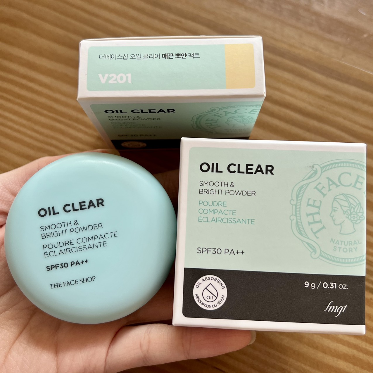 Phấn Nén Kiềm Dầu Thefaceshop Oil Clear Smooth & Bright 9g