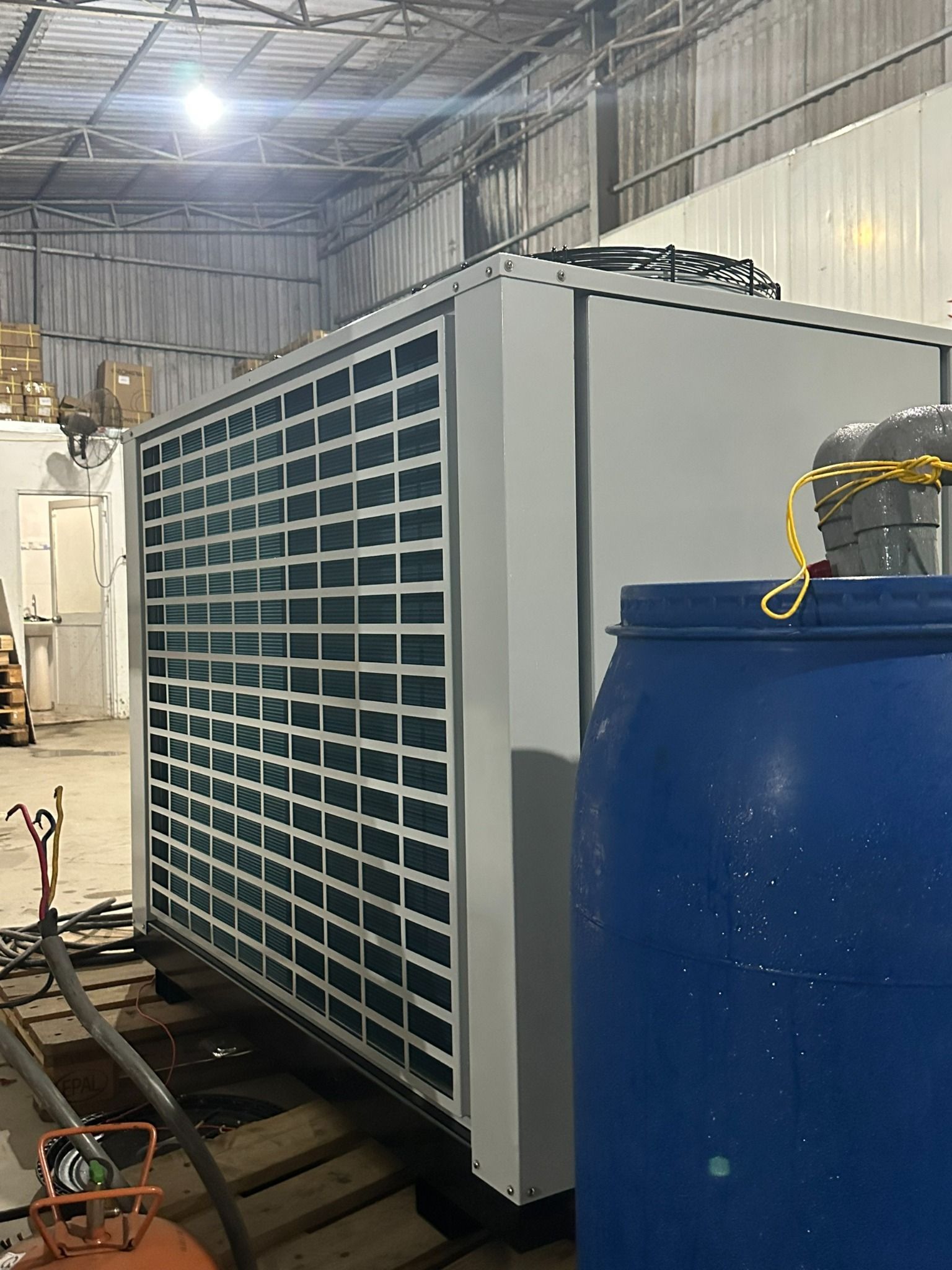 Water chiller  Air Cooled  - Máy làm lạnh nước giải nhiệt gió. Model:CWL- AUC - 045