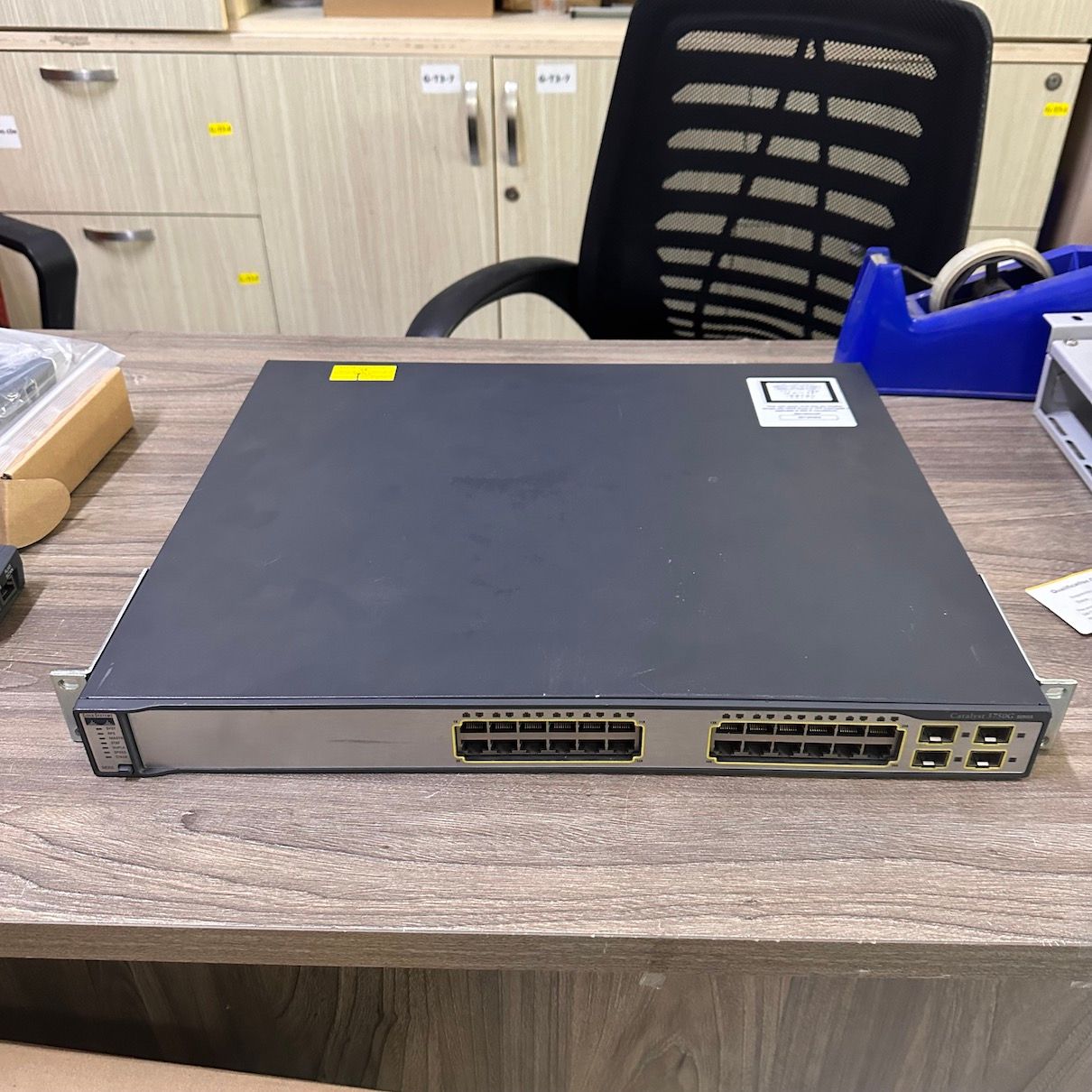 Switch CISCO WS-C3750G-24TS-S1U – Công ty TNHH Công Nghệ Quang Lâm