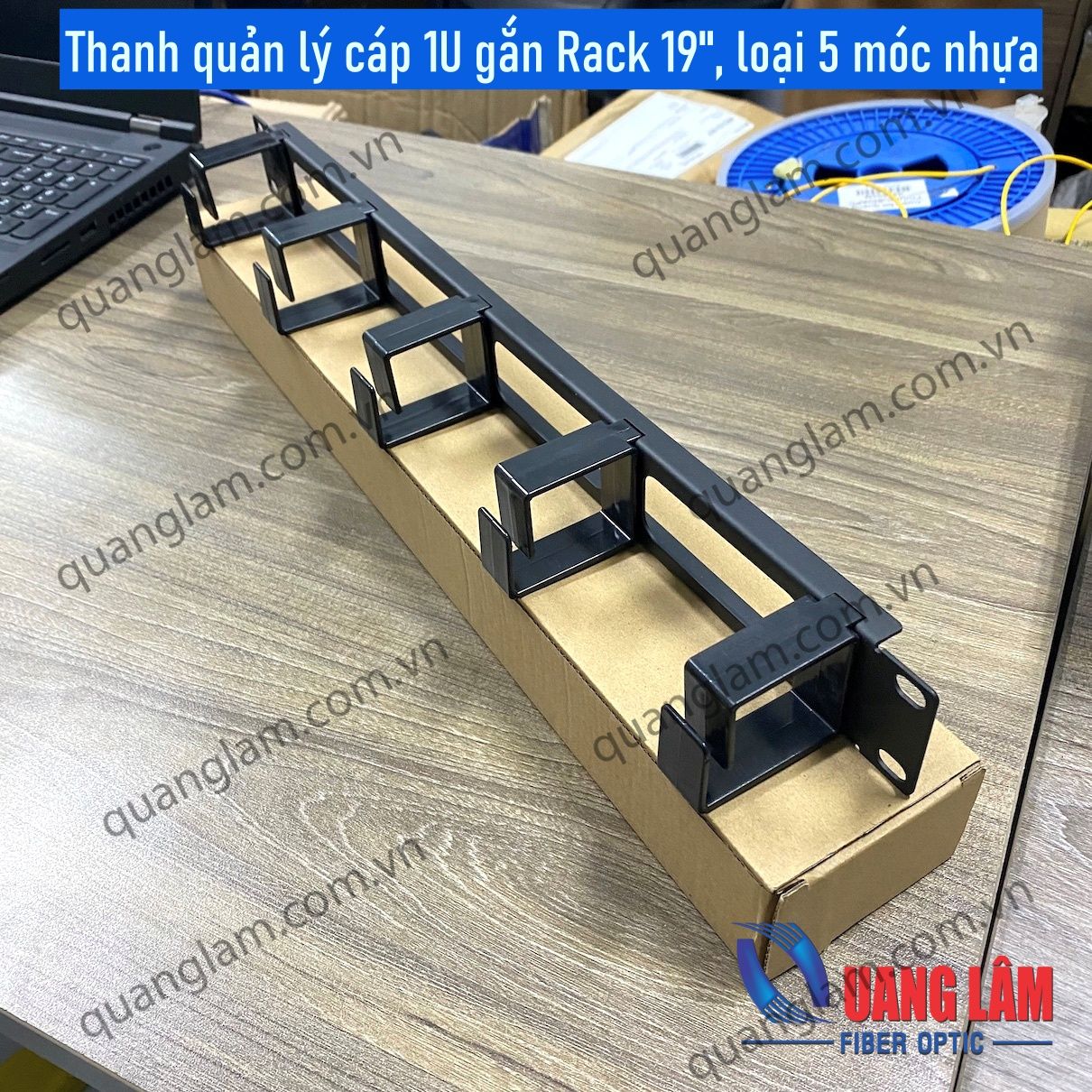 Thanh quản lý cáp 1U gắn Rack 19