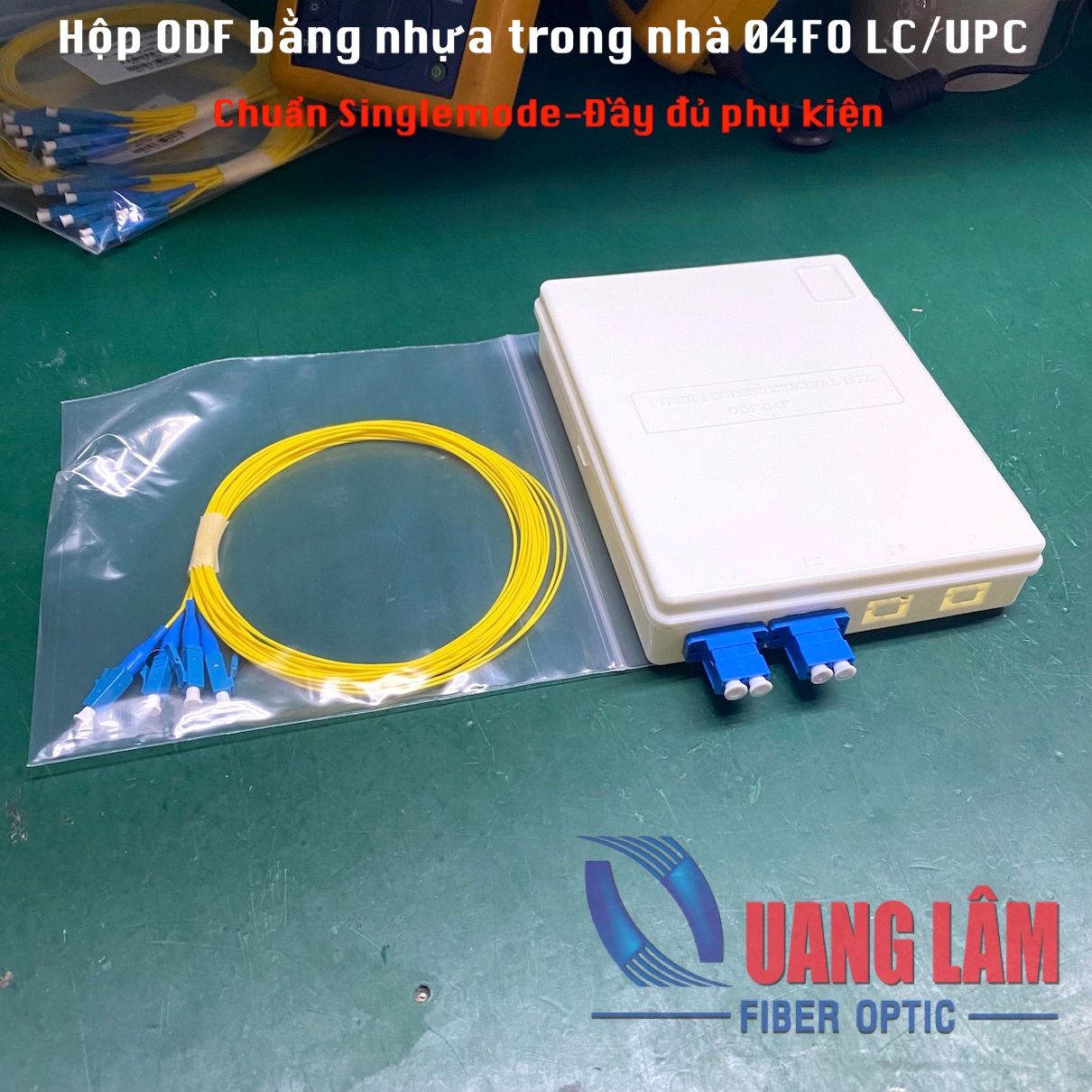 Hộp ODF bằng nhựa 04FO LC/UPC (Bao gồm 02 Adapter LC/UPC Duplex, 04 Ống co nhiệt, 04 Dây nối quang đơn mốt LC/UPC dài 1.5M phi 0.9mm)