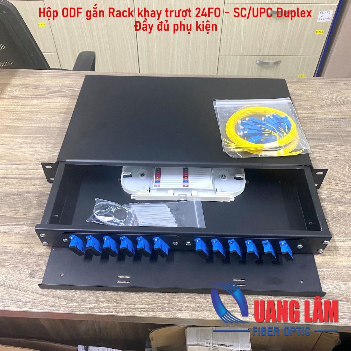 Hộp ODF phối quang gắn Rack khay trượt 24FO SC/UPC Duplex (Bao gồm đầy đủ phụ kiện) - Màu đen