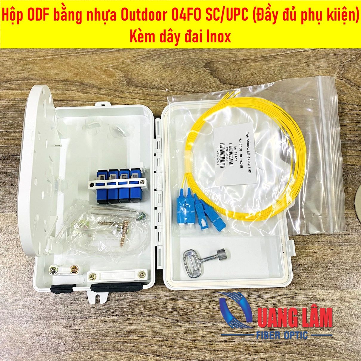 Hộp ODF bằng nhựa outdoor 04FO SC/UPC ((4 Adapter SC/UPC, 4 ống co nhiệt, 4 dây nối quang đơn mốt SC/UPC dài 1.5m, phi 0.9mm)) - Kèm dây đai Inox
