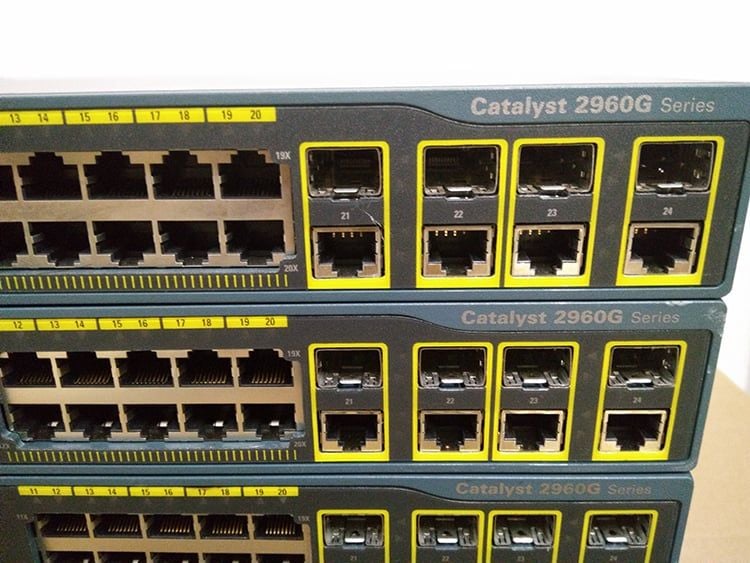 Switch CISCO WS-C2960G-24TC-L