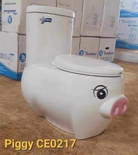 Bồn cầu một khối Thiên Thanh PIGGY CE02 ( con heo )
