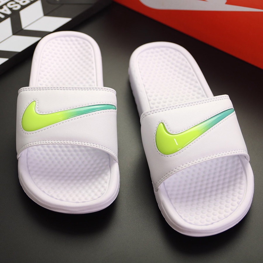 nike benassi jelly