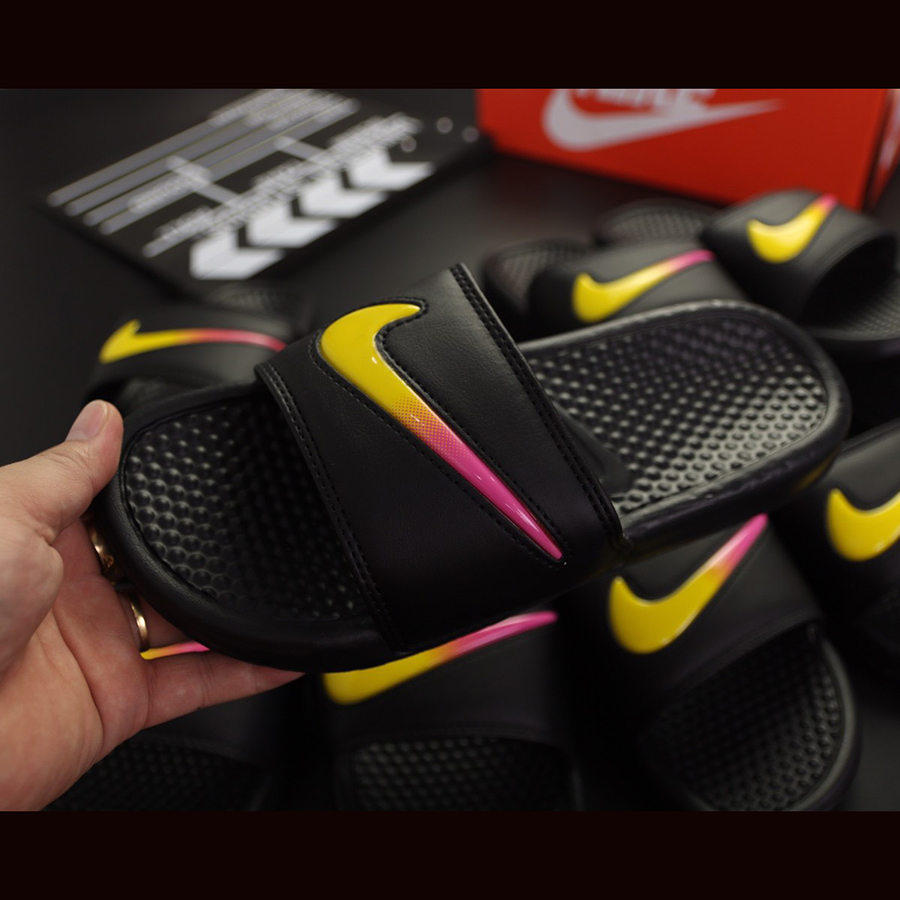 nike benassi jelly